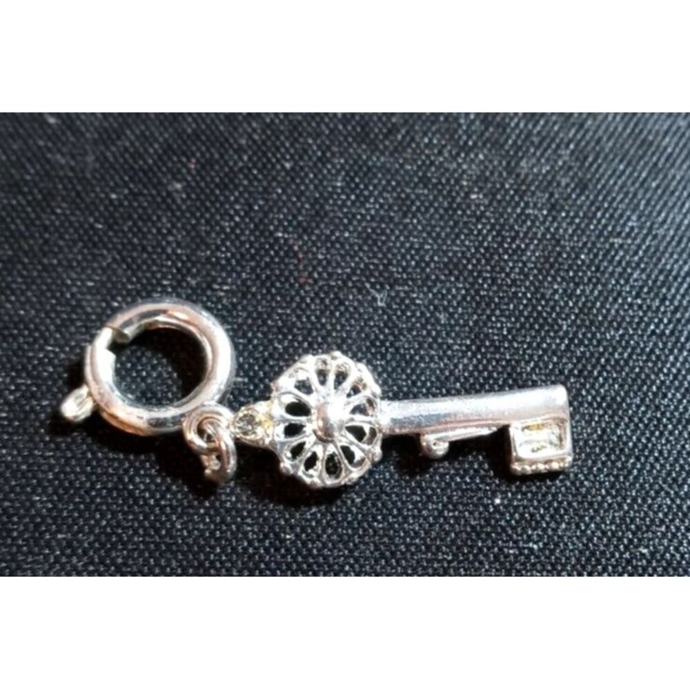 New Sterling Silver Key Charm for Bracelet or Pendant Gift Love - Picture 3 of 5
